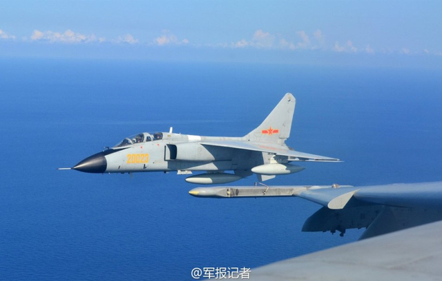 中国空军出动3型5架战机参加中俄海空联合军演