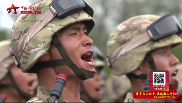 狼牙山英模方队装备新型迷彩作训服