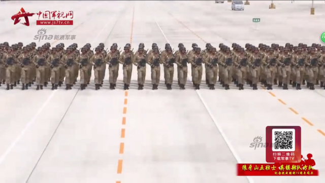 狼牙山英模方队装备新型迷彩作训服