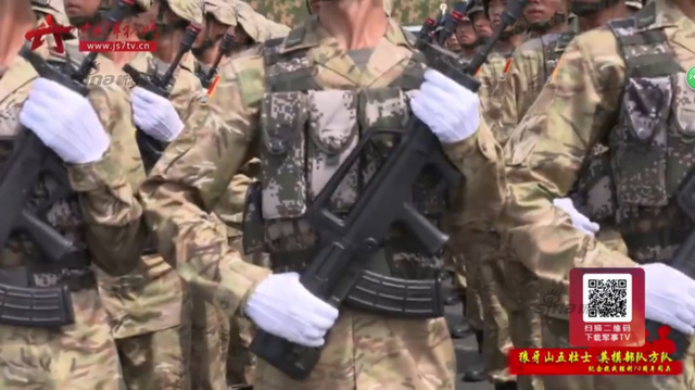 狼牙山英模方队装备新型迷彩作训服