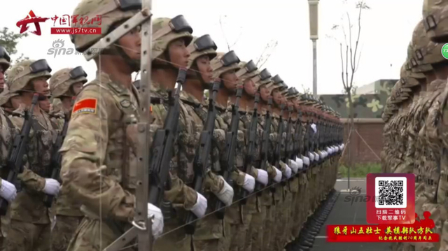 狼牙山英模方队装备新型迷彩作训服