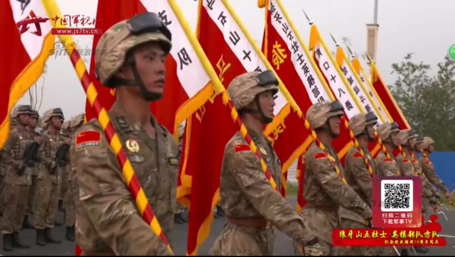 狼牙山英模方队装备新型迷彩作训服