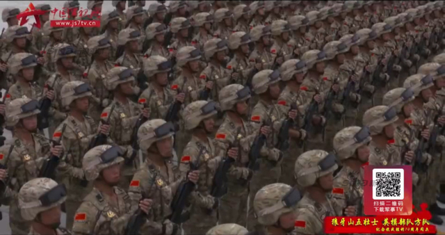 狼牙山英模方队装备新型迷彩作训服