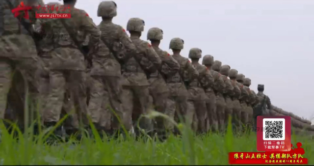 狼牙山英模方队装备新型迷彩作训服