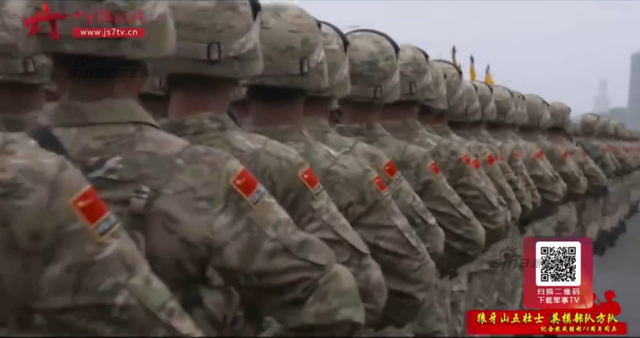 狼牙山英模方队装备新型迷彩作训服