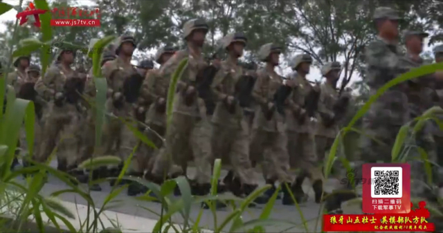 狼牙山英模方队装备新型迷彩作训服