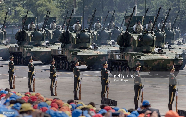 外媒镜头中的中国抗战胜利阅兵式之装备方队