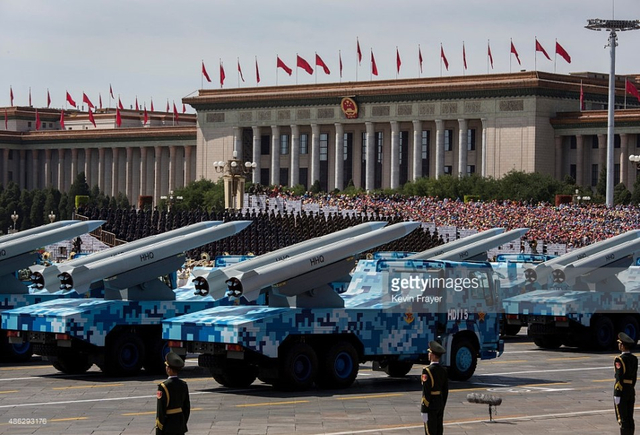 外媒镜头中的中国抗战胜利阅兵式之装备方队