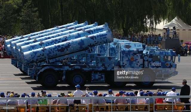 外媒镜头中的中国抗战胜利阅兵式之装备方队