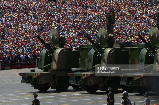 外媒镜头中的中国抗战胜利阅兵式之装备方队