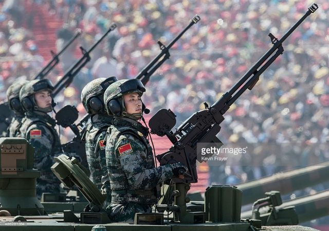 外媒镜头中的中国抗战胜利阅兵式之装备方队