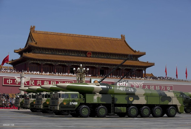 外媒镜头中的中国抗战胜利阅兵式之装备方队