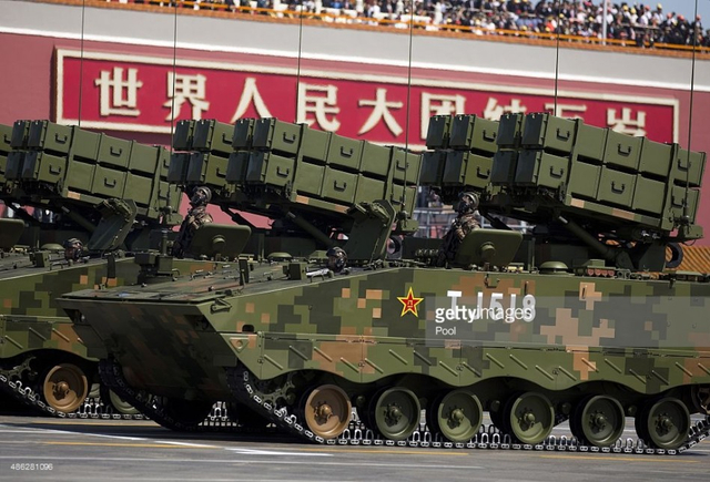 外媒镜头中的中国抗战胜利阅兵式之装备方队