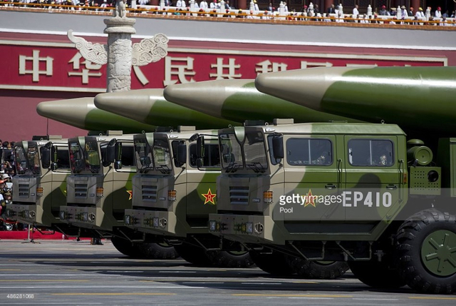 外媒镜头中的中国抗战胜利阅兵式之装备方队