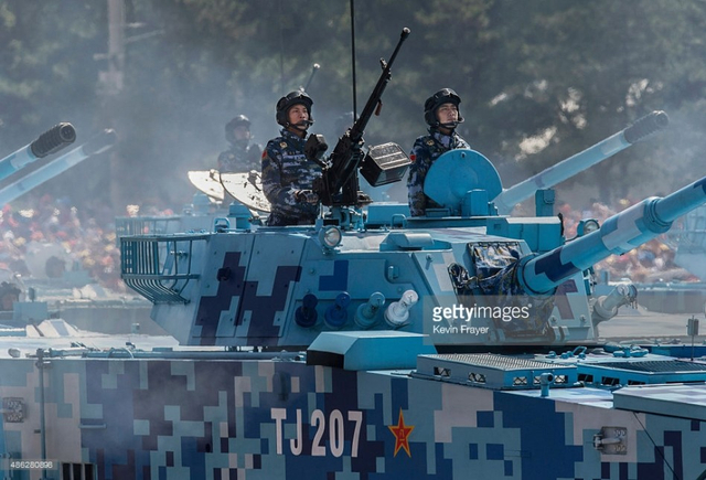 外媒镜头中的中国抗战胜利阅兵式之装备方队