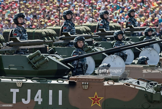 外媒镜头中的中国抗战胜利阅兵式之装备方队