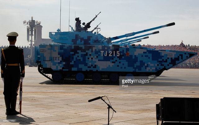 外媒镜头中的中国抗战胜利阅兵式之装备方队