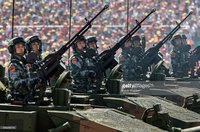 外媒镜头中的中国抗战胜利阅兵式之装备方队