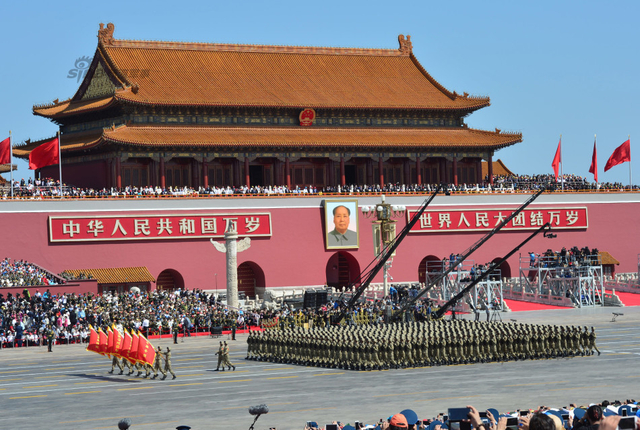 “狼牙山五壮士”英模部队方队通过天安门广场