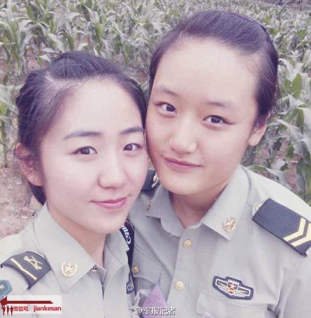 参加阅兵秀丽女兵上军校