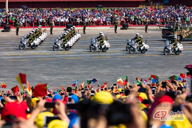 摩托车护卫队出场