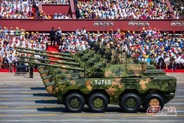 11式轮式装甲突击车方队