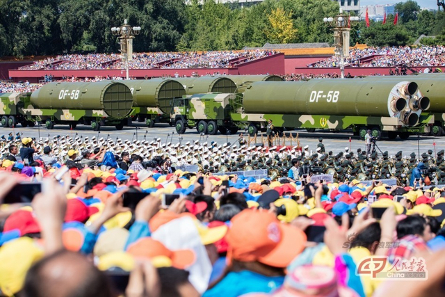 DF-5B洲际战略导弹方队