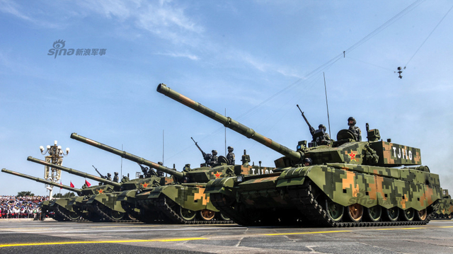 9.3大阅兵精彩回顾：新锐99A坦克群凶猛受阅照