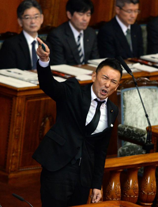 日在野党痛斥通过安保法
