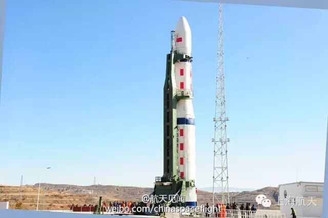 长征六号运载火箭及巨型运载特种车真容曝光 