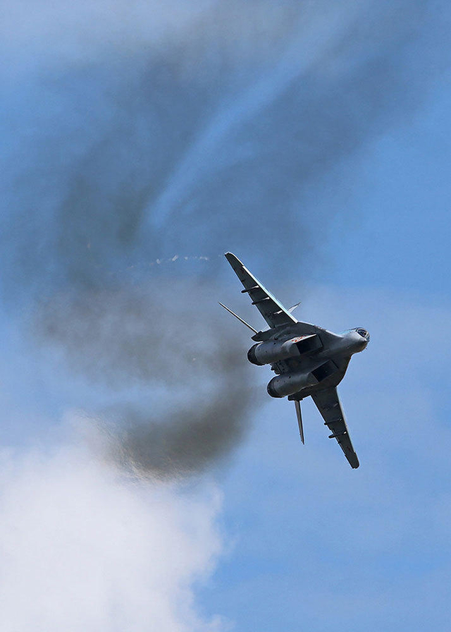 26           俄军演习很奢侈,大量真米格-29战机做靶子随便炸.