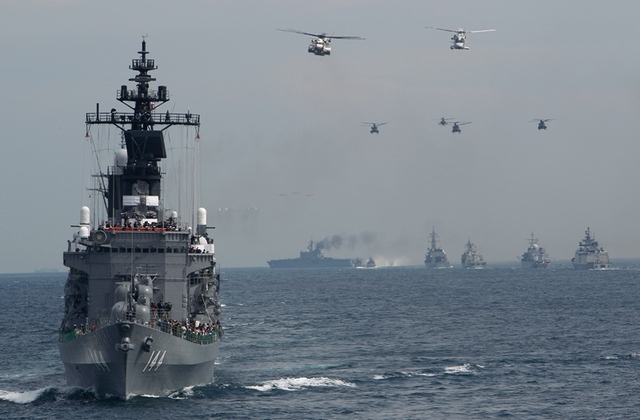 日本海上自卫队举行阅舰式 主力战舰倾巢出动