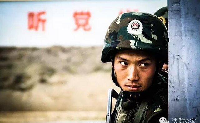 边防武警出"硬汉大片" 10月上旬,武警8712部队党委议训会上爆出一则