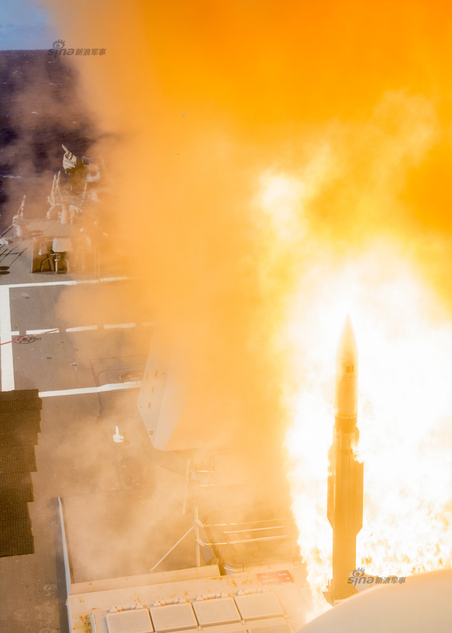 部署前先苦练：美军战舰太平洋上连射标准导弹 