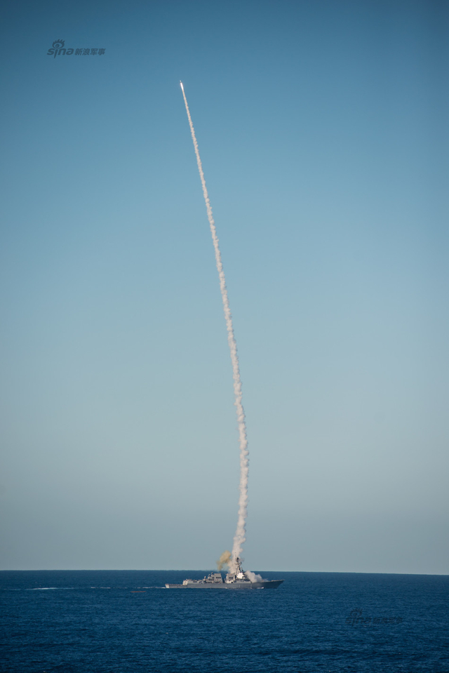部署前先苦练：美军战舰太平洋上连射标准导弹 
