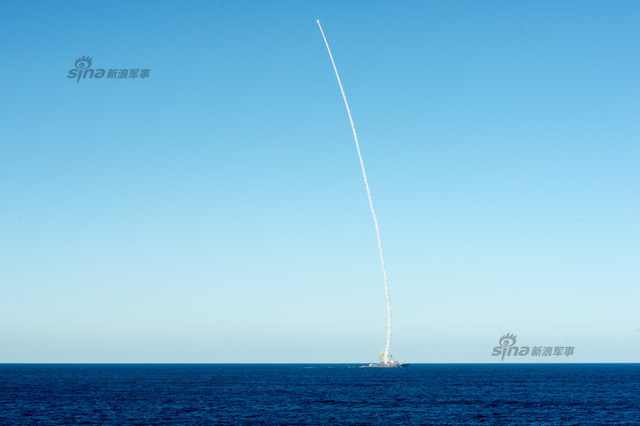 部署前先苦练：美军战舰太平洋上连射标准导弹 