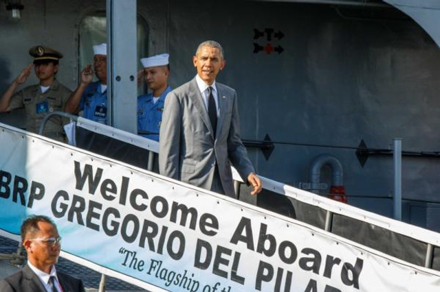 奥巴马登菲军旗舰 称将共同维护“航行自由”