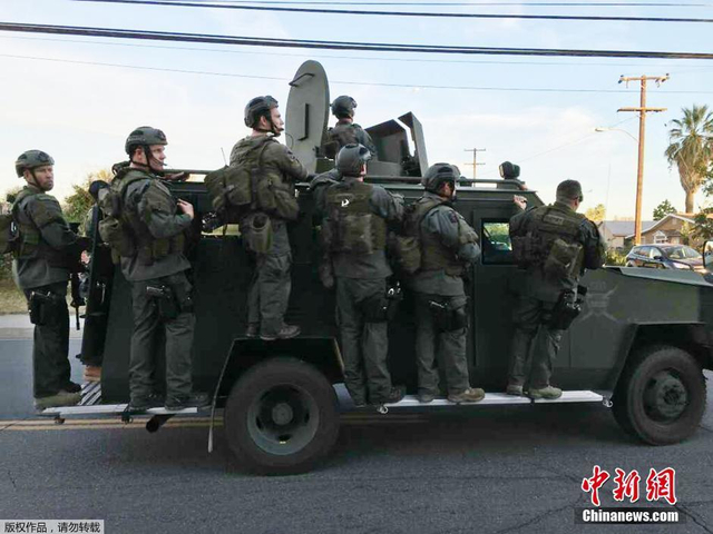 美国加州枪击案现场加强警备挨家挨户搜索 