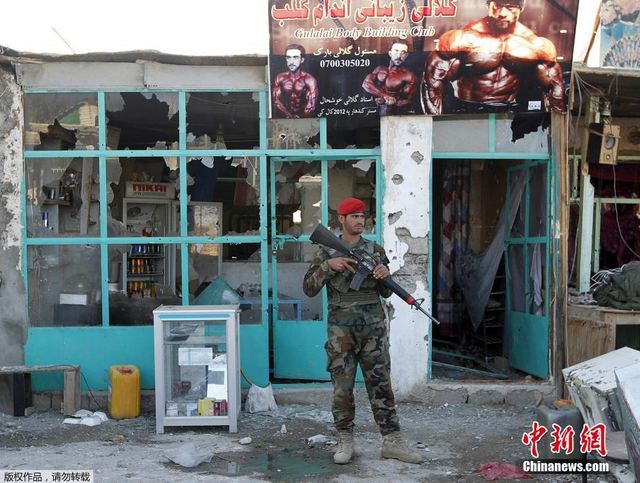 塔利班袭击阿富汗南部国际机场