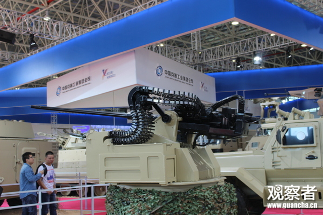 国产30毫米外能源式机关炮的无人武器站