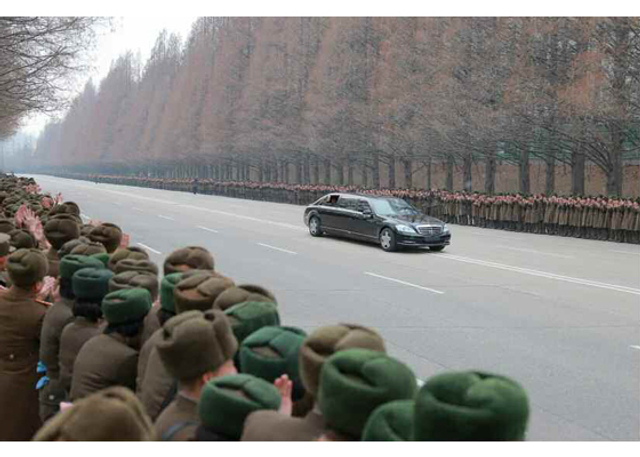 朝鲜核弹试验后金正恩乘大奔赴人民武力部祝贺