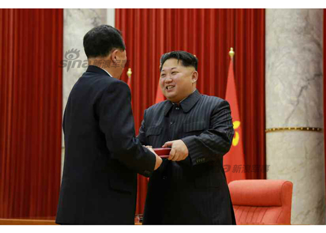 金正恩亲自表彰参与朝鲜“氢弹”试爆科学家
