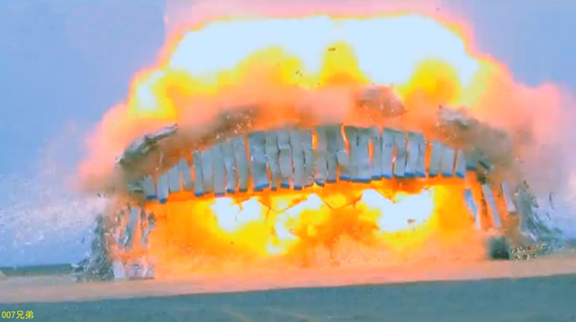 首见火箭军东风16使用子母弹攻击模拟机场猛图