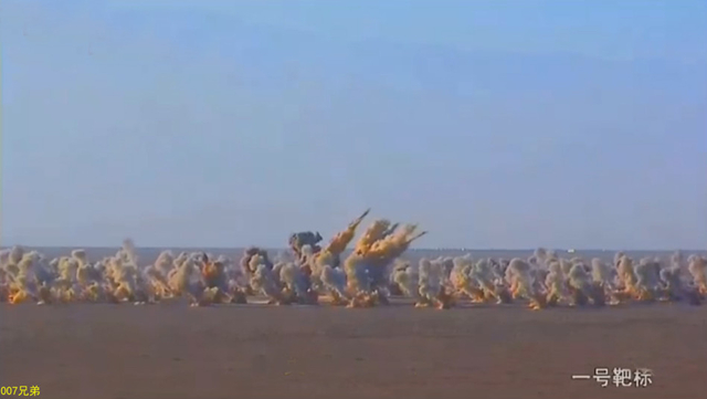 首见火箭军东风16使用子母弹攻击模拟机场猛图