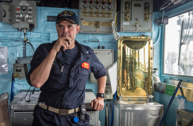 美航母战斗群南海活动照曝光：被中国海军监控