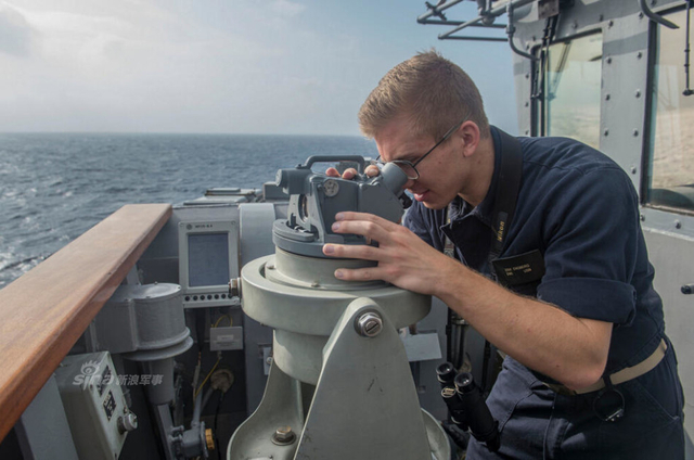 美航母战斗群南海活动照曝光：被中国海军监控