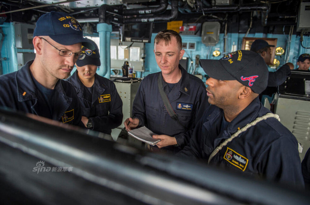 美航母战斗群南海活动照曝光：被中国海军监控