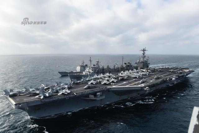 美国航母在南海大秀武力