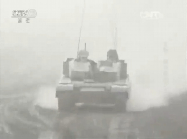 99坦克研制秘密影像曝光:没穿装甲时是这样