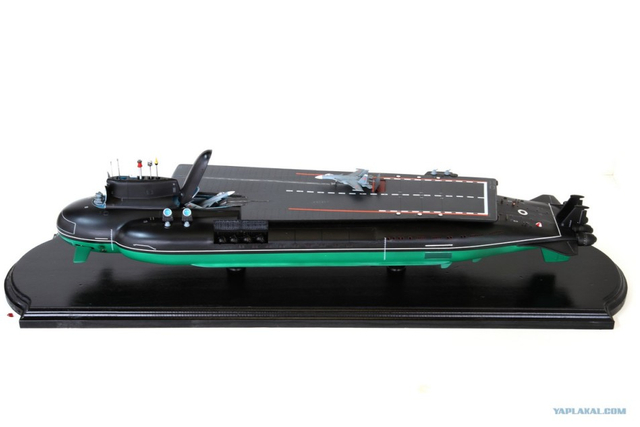 前苏联两用潜水航母曝光